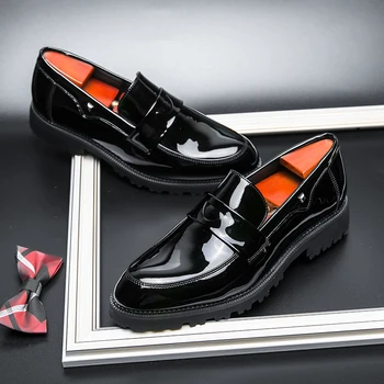 2023 Nauji vyriški batai Mados lapelis ant smailių dizainerių loaferių Aukštos kokybės vestuvių vakarėlio odiniai batai Originalus verslo formalus