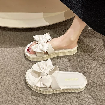 2023 Bowknot Vienas žodis Moteriškos šlepetės Vasarinės korėjietiško storo dugno lauko basutės Apvalus pirštas Tingios šlepetės moterims Nauji batai