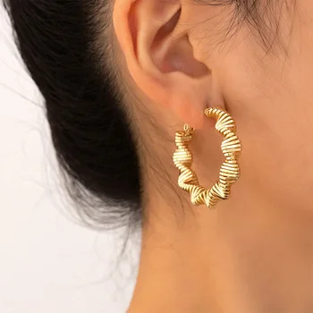 Fashion Gold Color Išskirtiniai C formos nerūdijančio plieno auskarai moterims Kūrybinga asmenybė Apvalūs U formos auskarai Papuošalai