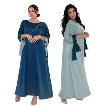 Užsienio prekyba Artimieji Rytai Dubajaus arabų moterų drabužiai Madingi karšti deimantų kontrasto spalvos satino chalatai