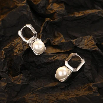S925 sterlingų sidabro perlo auskarai lengvos prabangos, aukščiausios klasės asmenybės ir temperamento merginoms