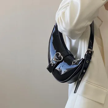 Fashion New Half Moon Underarm Bag Portable Love Patent Leather Senior Sense Shoulder Bag Populiarus visų derantis tvirtas užtrauktukas