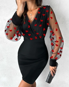 Moteriška suknelė 2023 Autumn Deep V-Neck Colorblock Puff Sleeve Heart Mesh Pattern Stitching Sheer Mesh Patch Mini Bodycon suknelė